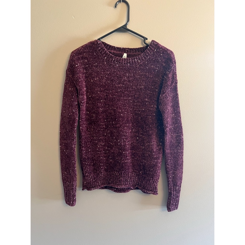Maroon crew neck sweater
